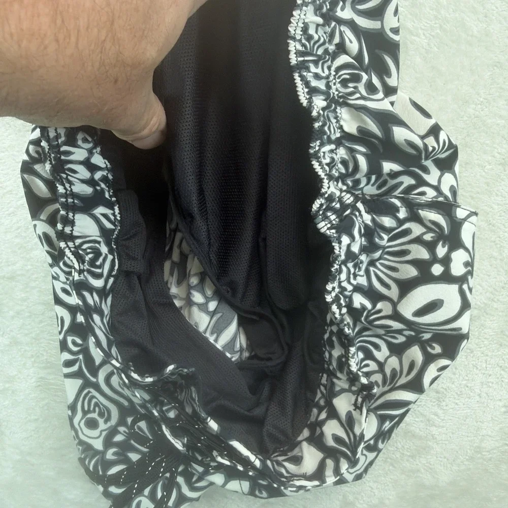 Coolibar Mens Swim Trunks Large UPF 50+ Black White Board Shorts Mesh Lined